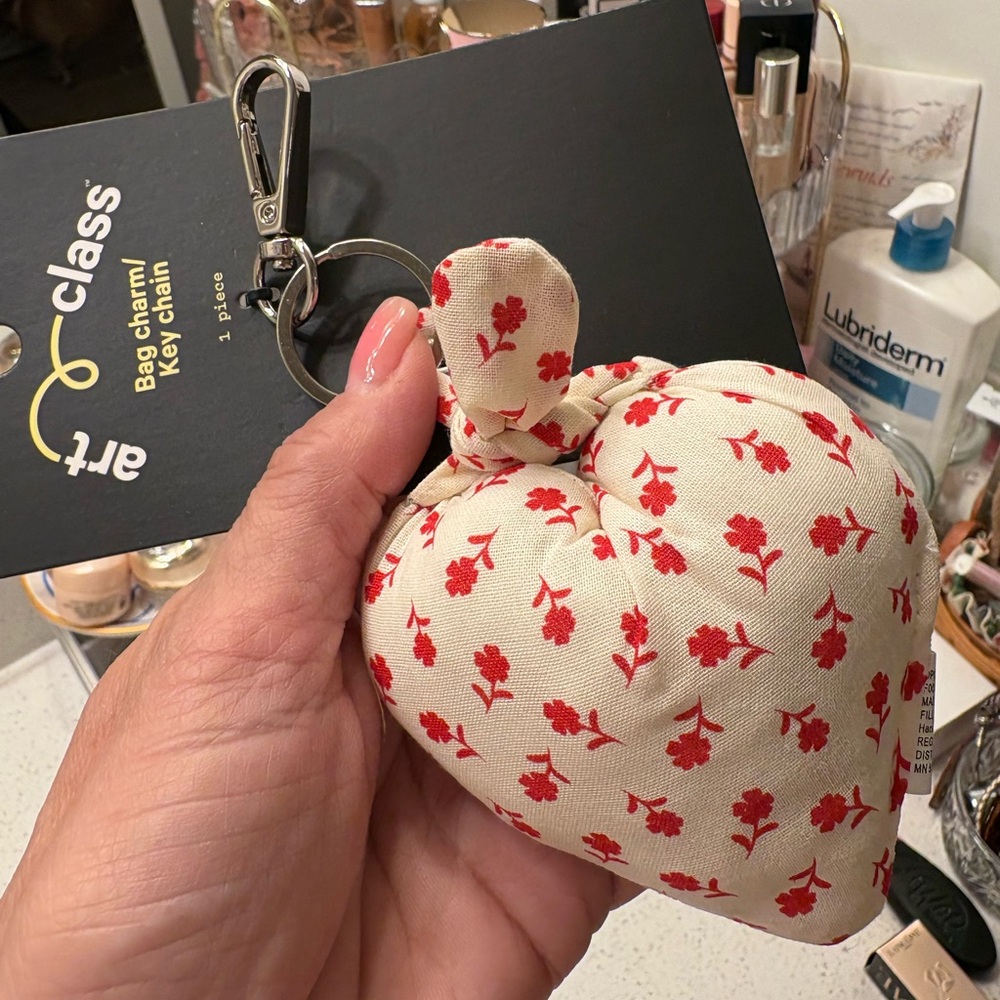 Art Class Cream and Red Floral Heart Keychain